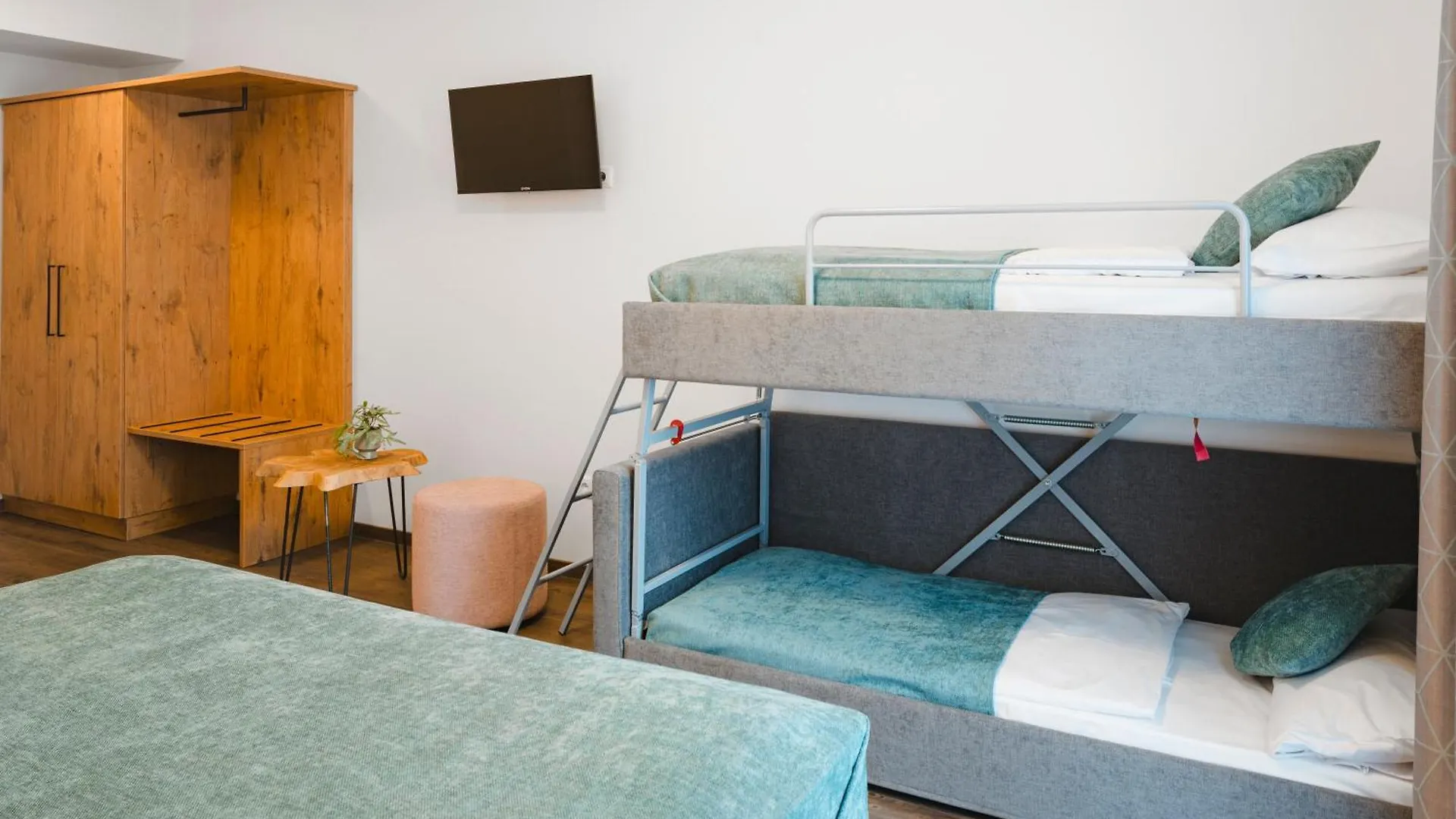 Hotel & Appartements Nice Garni Ichenhausen Bed & Breakfast