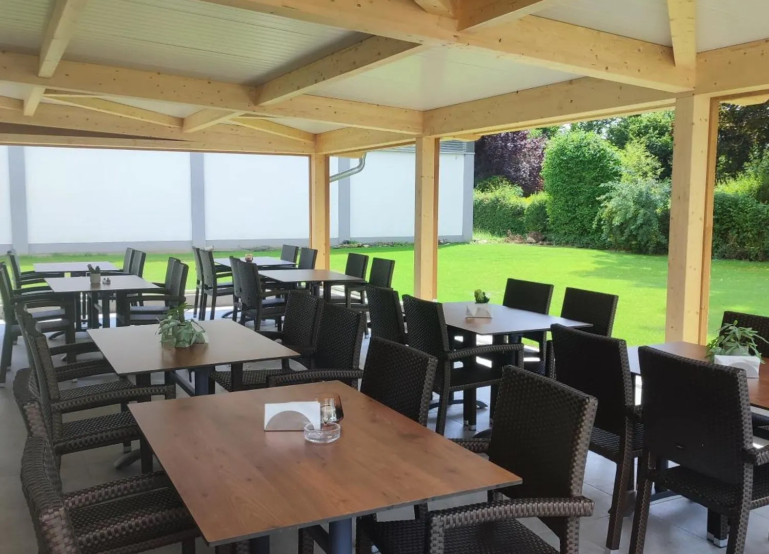 Hotel & Appartements Nice Garni Ichenhausen Bed & Breakfast