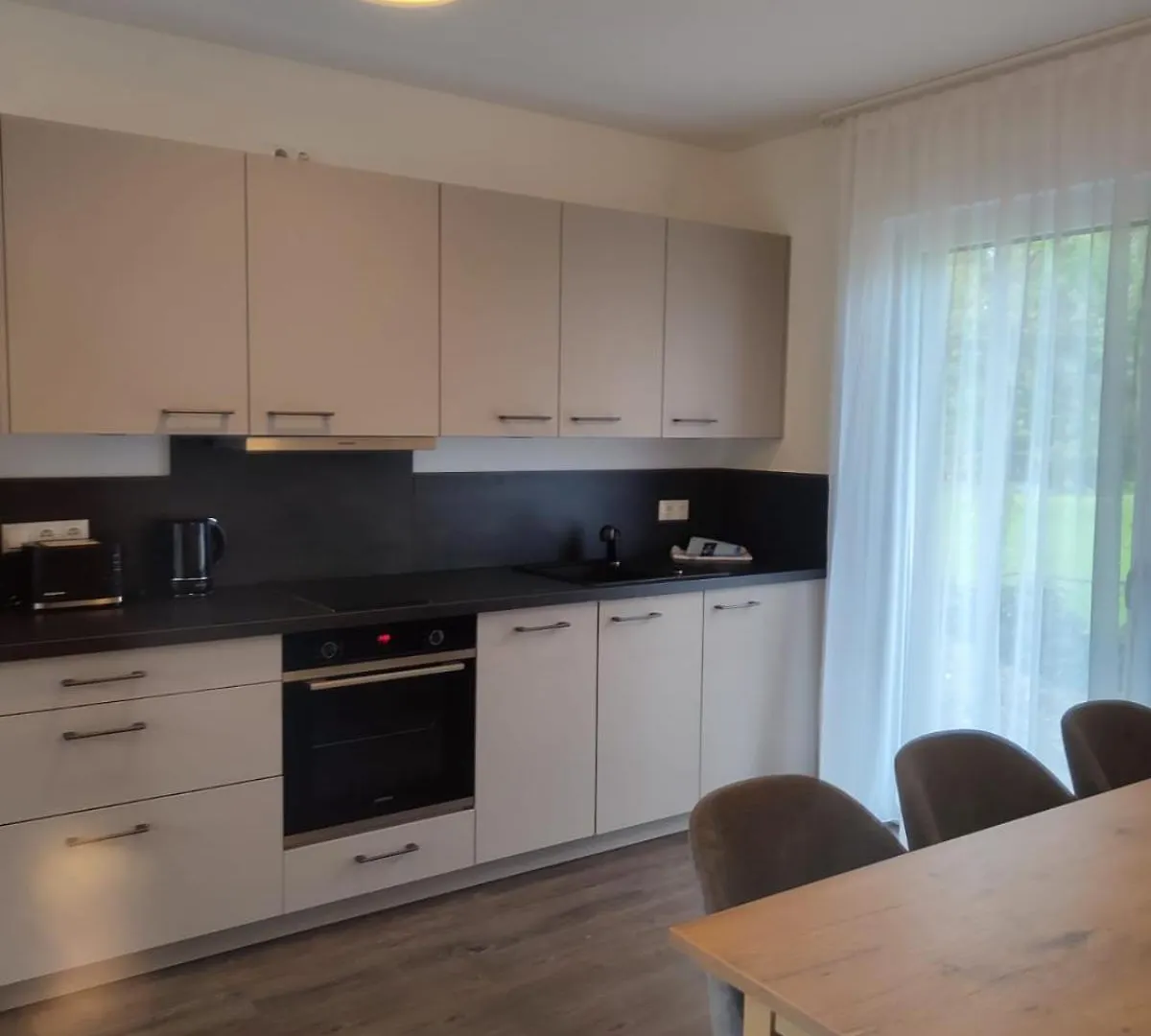 Hotel & Appartements Nice Garni Ichenhausen Bed & Breakfast